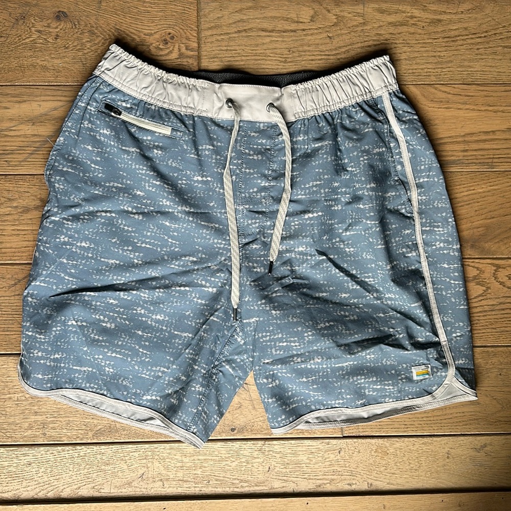 Vuori patterned short